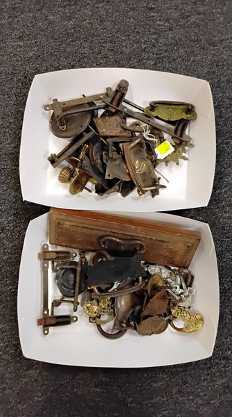 Lot 1323 - ARCHITECTURAL HARDWARE