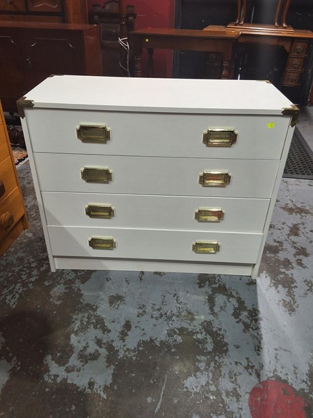 Lot 253 - CHEST OF DRAWERS