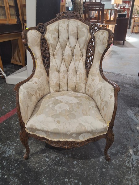 Lot 252 - BEDROOM CHAIR