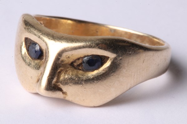 Lot 1001 - GOLD RING