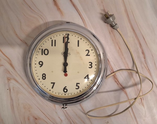 Lot 1175 - WALL CLOCK