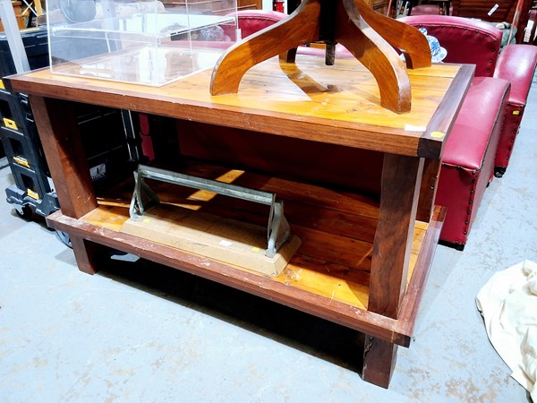 Lot 518 - WORKSHOP BENCH