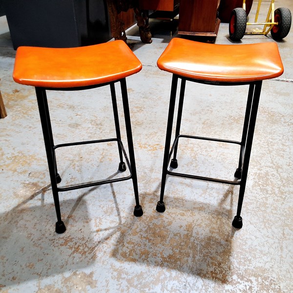 Lot 336 - STOOLS