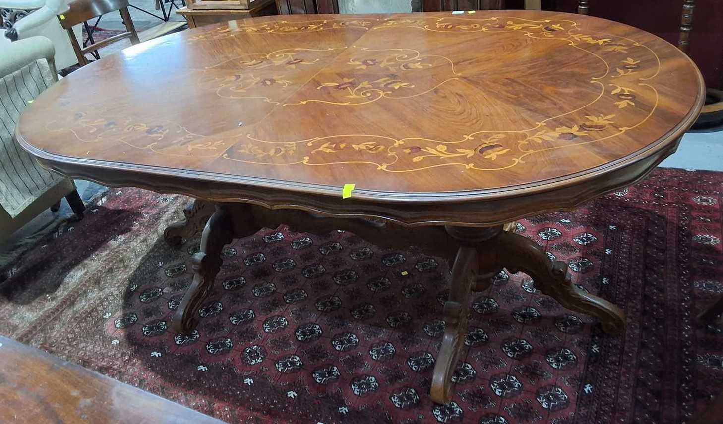 Lot 35 - DINING TABLE