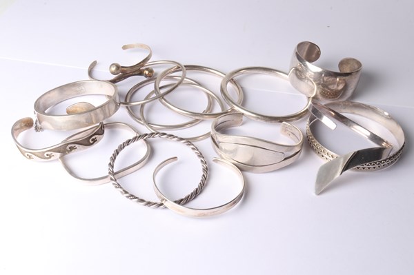 Lot 1038 - SILVER BANGLES