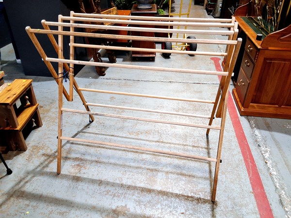 Lot 360 - CLOTHES AIRER