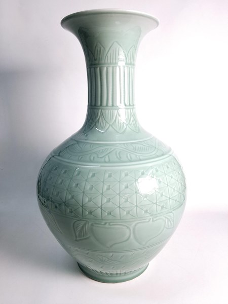 Lot 1088 - CELADON VASE