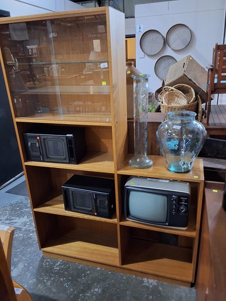 Lot 10 - WALL UNIT