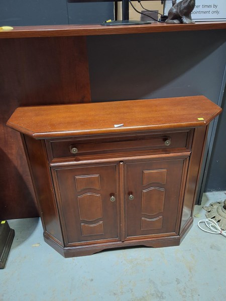 Lot 423 - CABINET