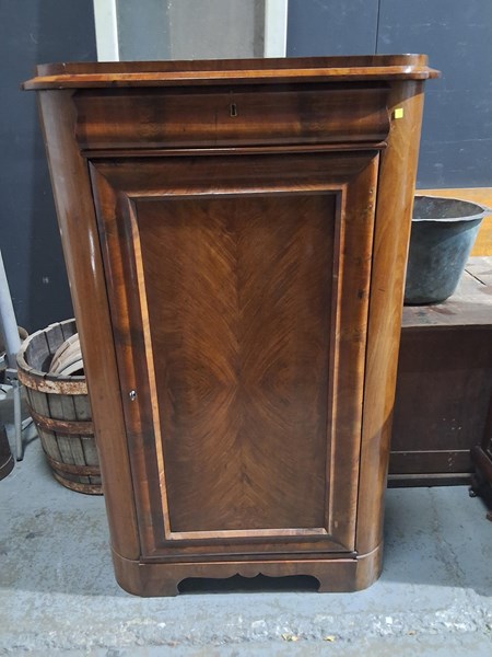 Lot 48 - CORNER CUPBOARD