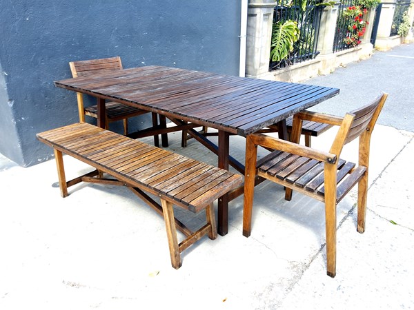 Lot 561 - OUTDOOR DINING