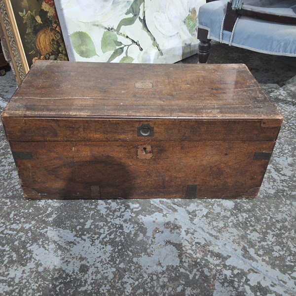 Lot 242 - TRUNK