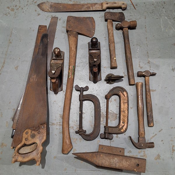 Lot 532 - TOOLS