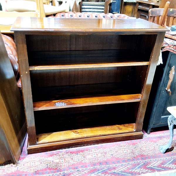 Lot 407 - BOOKSHELF