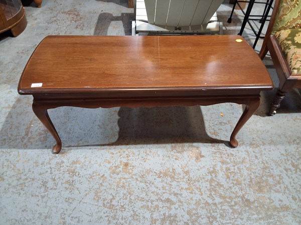 Lot 334 - COFFEE TABLE