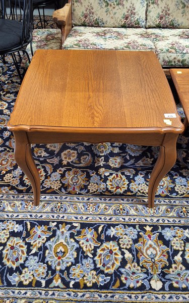 Lot 416 - COFFEE TABLE