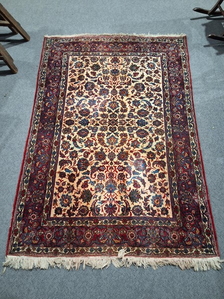 Lot 425 - RUG