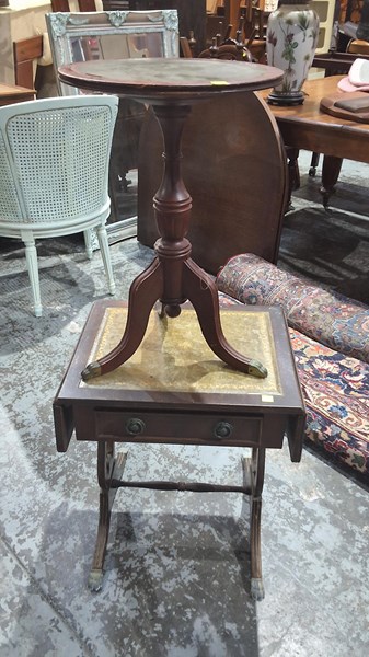 Lot 167 - TABLES