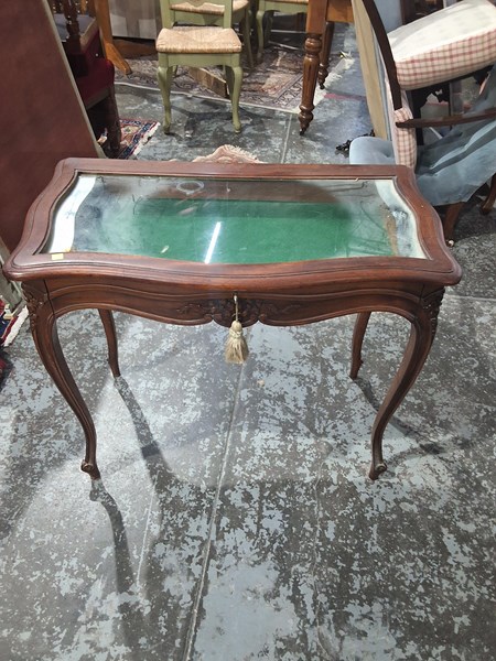 Lot 108 - DISPLAY CABINET