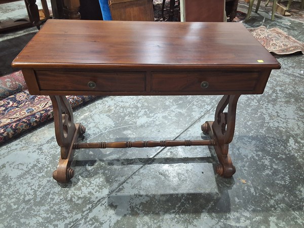 Lot 180 - SERVING TABLE