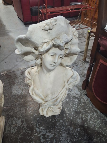 Lot 213 - CONCRETE BUST