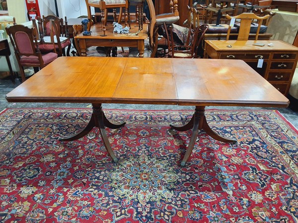 Lot 294 - DINING TABLE