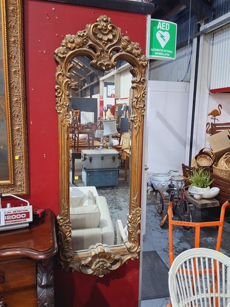 Lot 30 - MIRROR