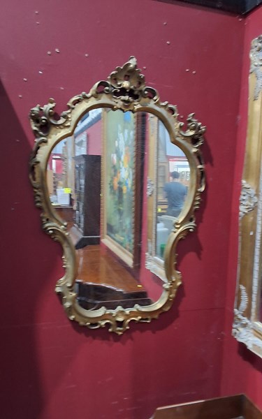 Lot 52 - MIRROR