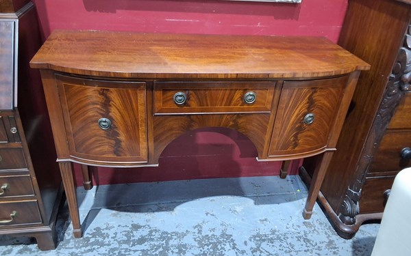 Lot 42 - SIDEBOARD