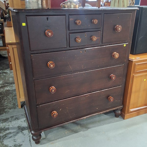 Lot 278 - CHEST OF DRAWERS