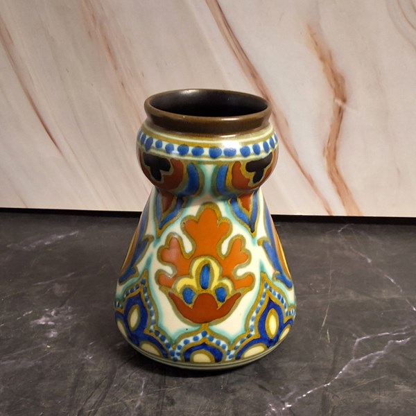 Lot 1246 - GOUDA VASE