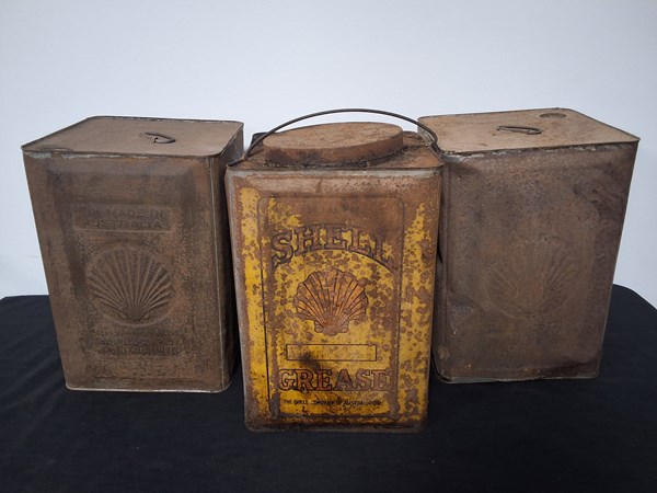 Lot 142 - SHELL TINS