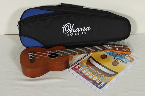 Lot 1237 - UKULELE