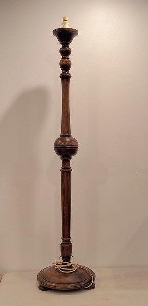 Lot 43 - STANDARD LAMP