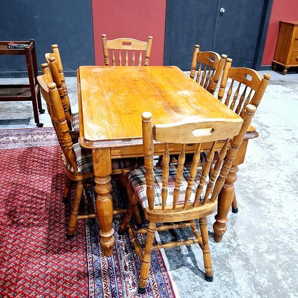 Lot 173 - DINING SUITE