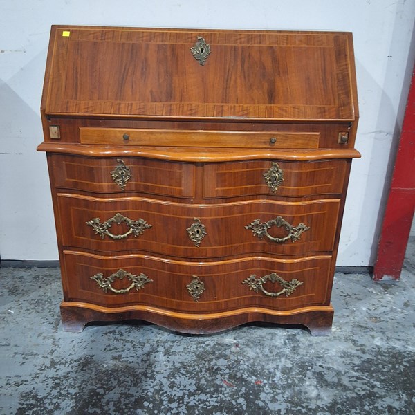 Lot 164 - BUREAU