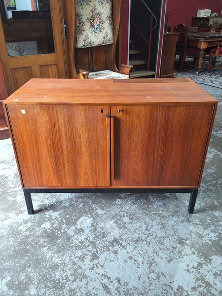 Lot 6 - VINTAGE REFRIGERATOR