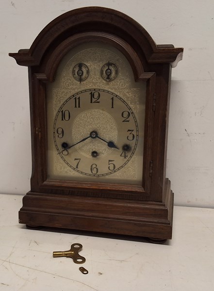 Lot 1417 - MANTEL CLOCK