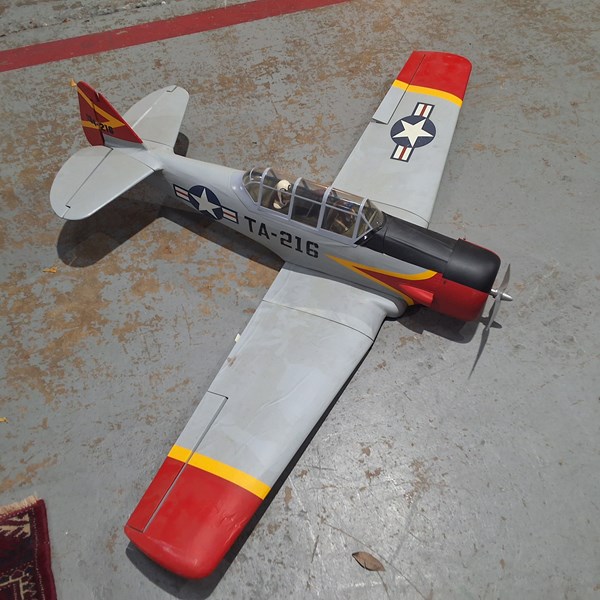 Lot 121 - MODEL PLANE