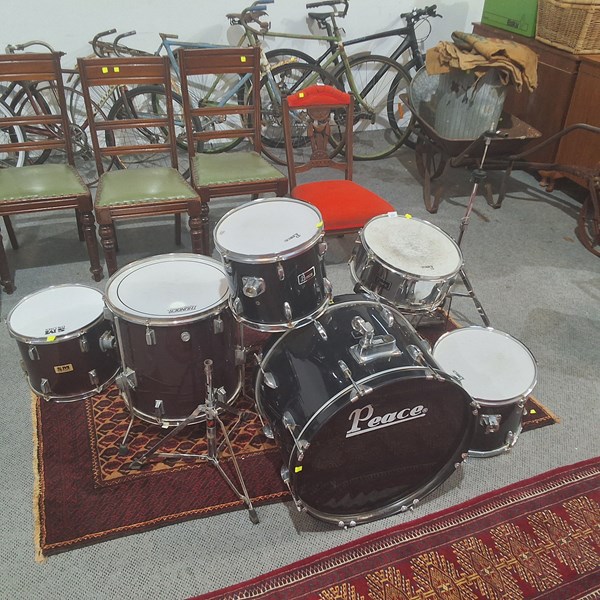 Lot 337 - DRUM KIT