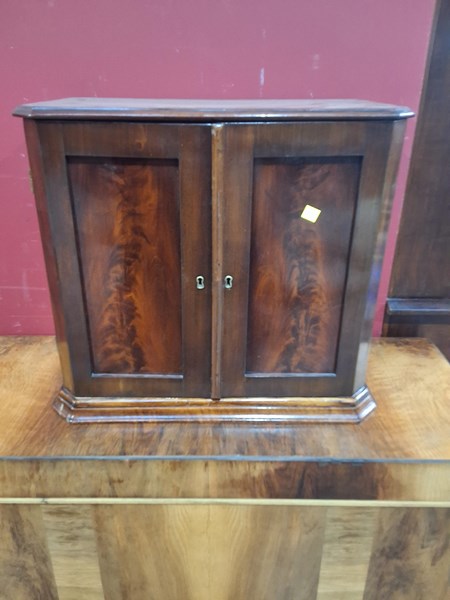 Lot 380 - CABINET