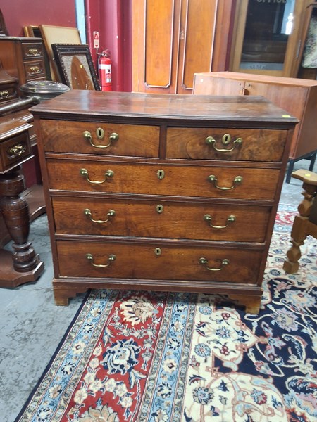 Lot 61 - CHEST OF DRAWERS