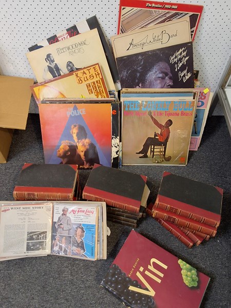 Lot 1325 - RECORDS & BOOKS