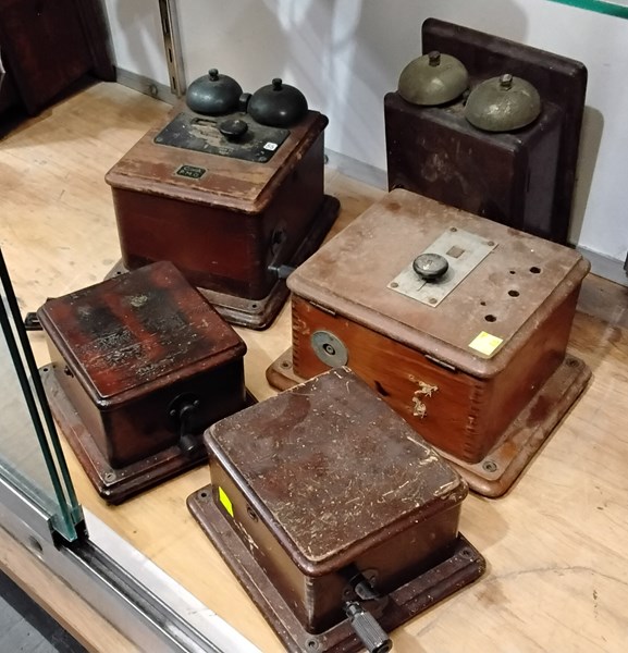 Lot 1321 - BELL BOXES