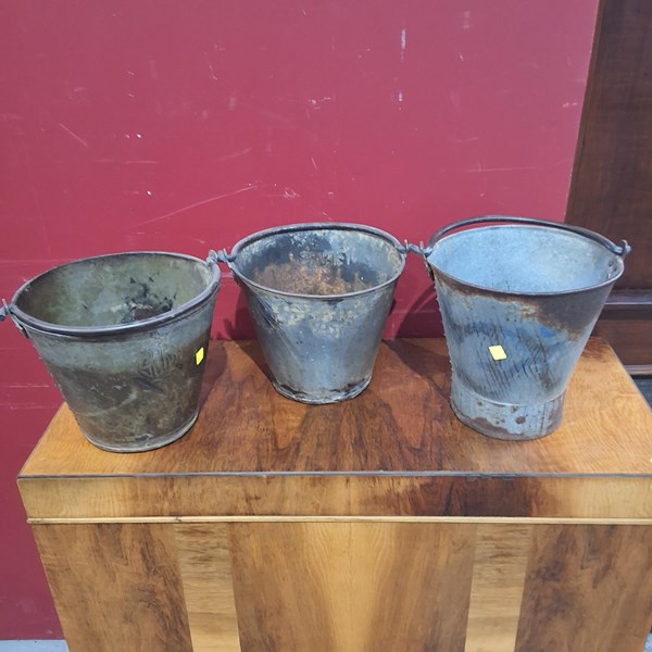 Lot 436 - BUCKETS