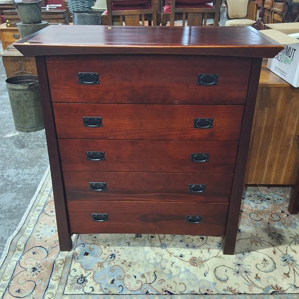 Lot 170 - CHEST OF DRAWERS