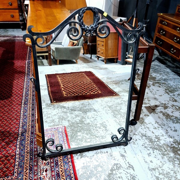 Lot 9 - WALL MIRROR