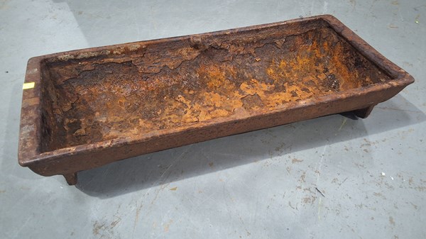 Lot 306 - WATER TROUGH