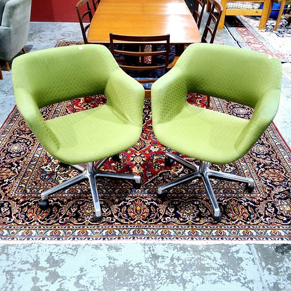 Lot 92 - SWIVEL CHAIRS