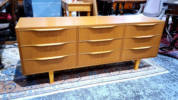 Lot 2 - SIDEBOARD